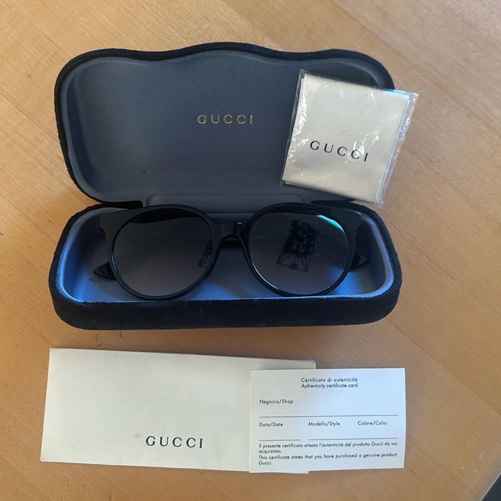 Gucci black sunglasses